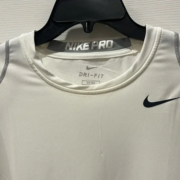Nike Pro Men’s DriFit fitted athletic jersey. Size L - Picture 7 of 9